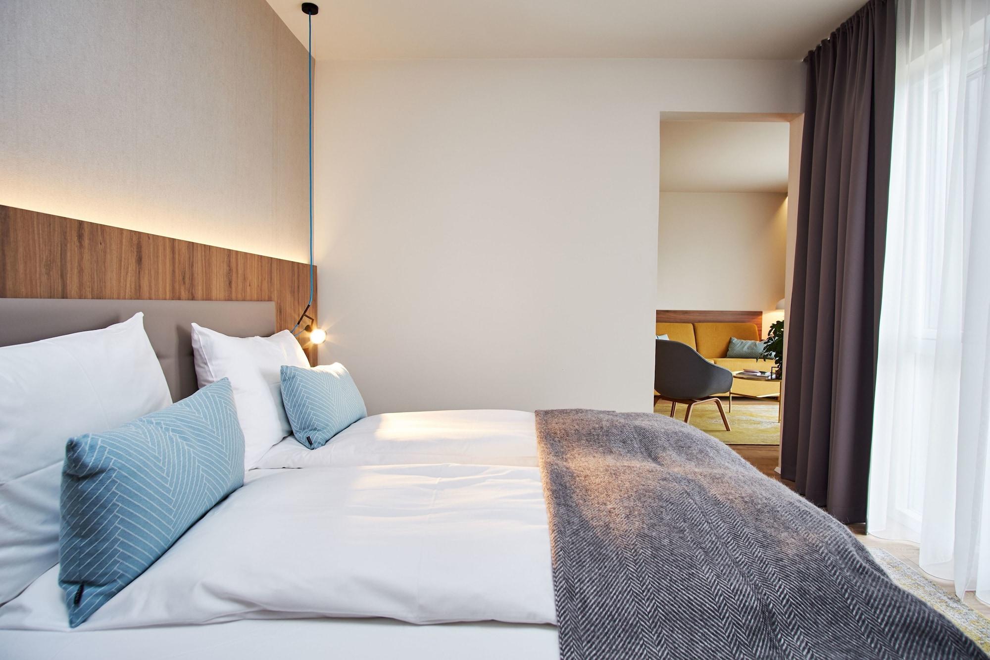 Berg By Airport Hotel 4*