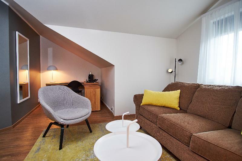 Hotel Berg By Airport 4*